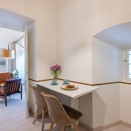 Vittorio Veneto - Central Boutique Studio - Grand Maison 아파트 *